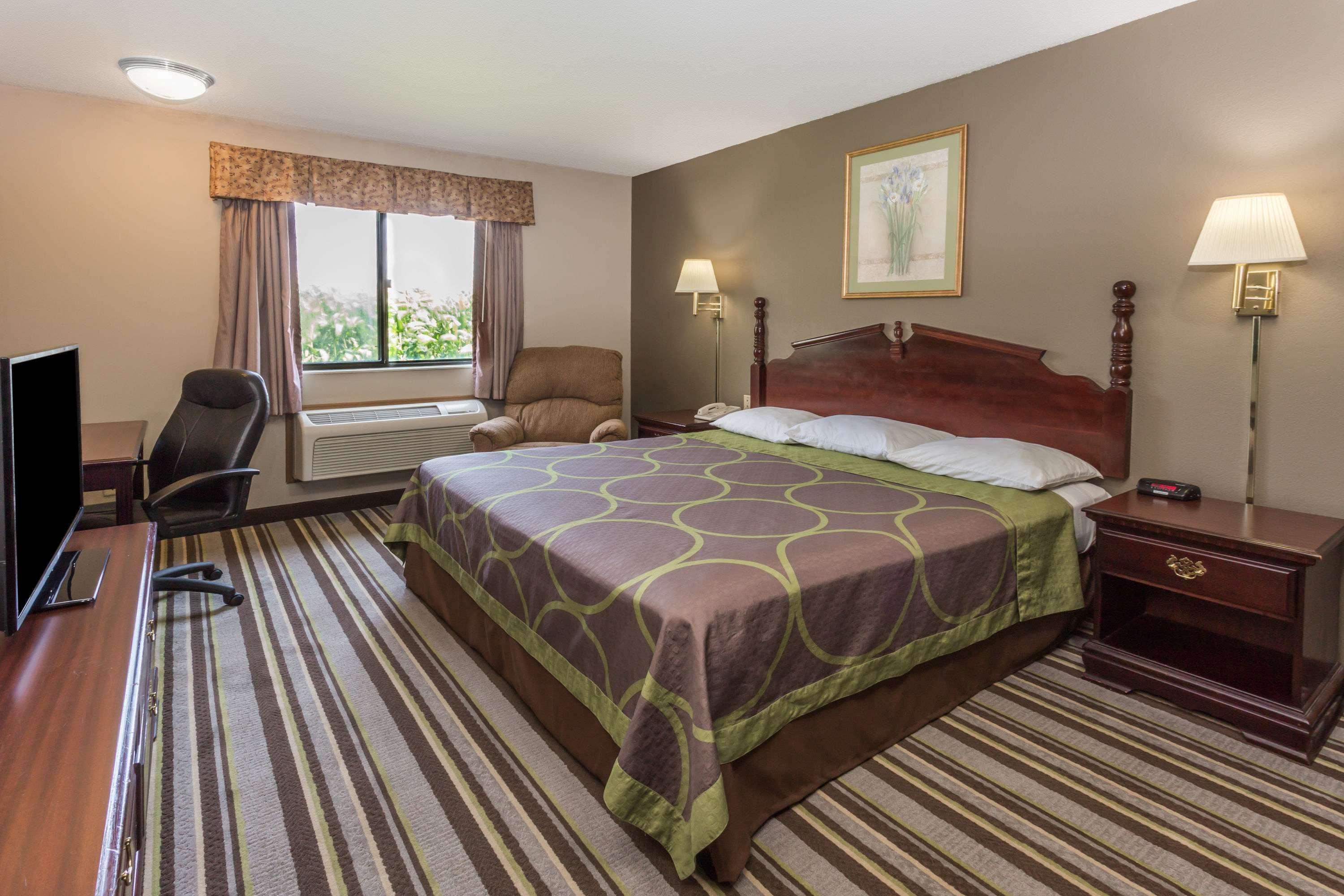 Hotel Super 8 By Wyndham 2*