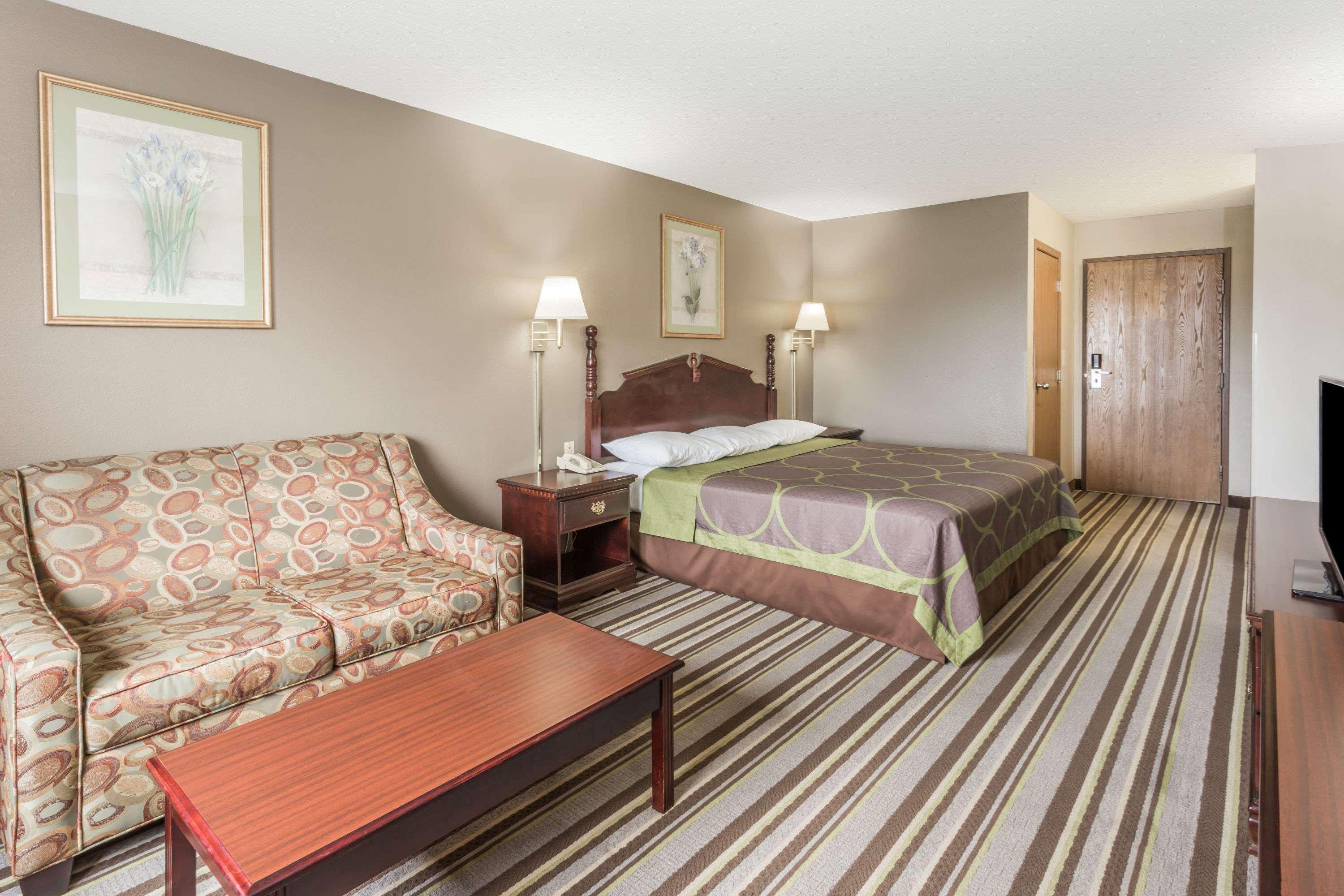 Super 8 By Wyndham Yorkville